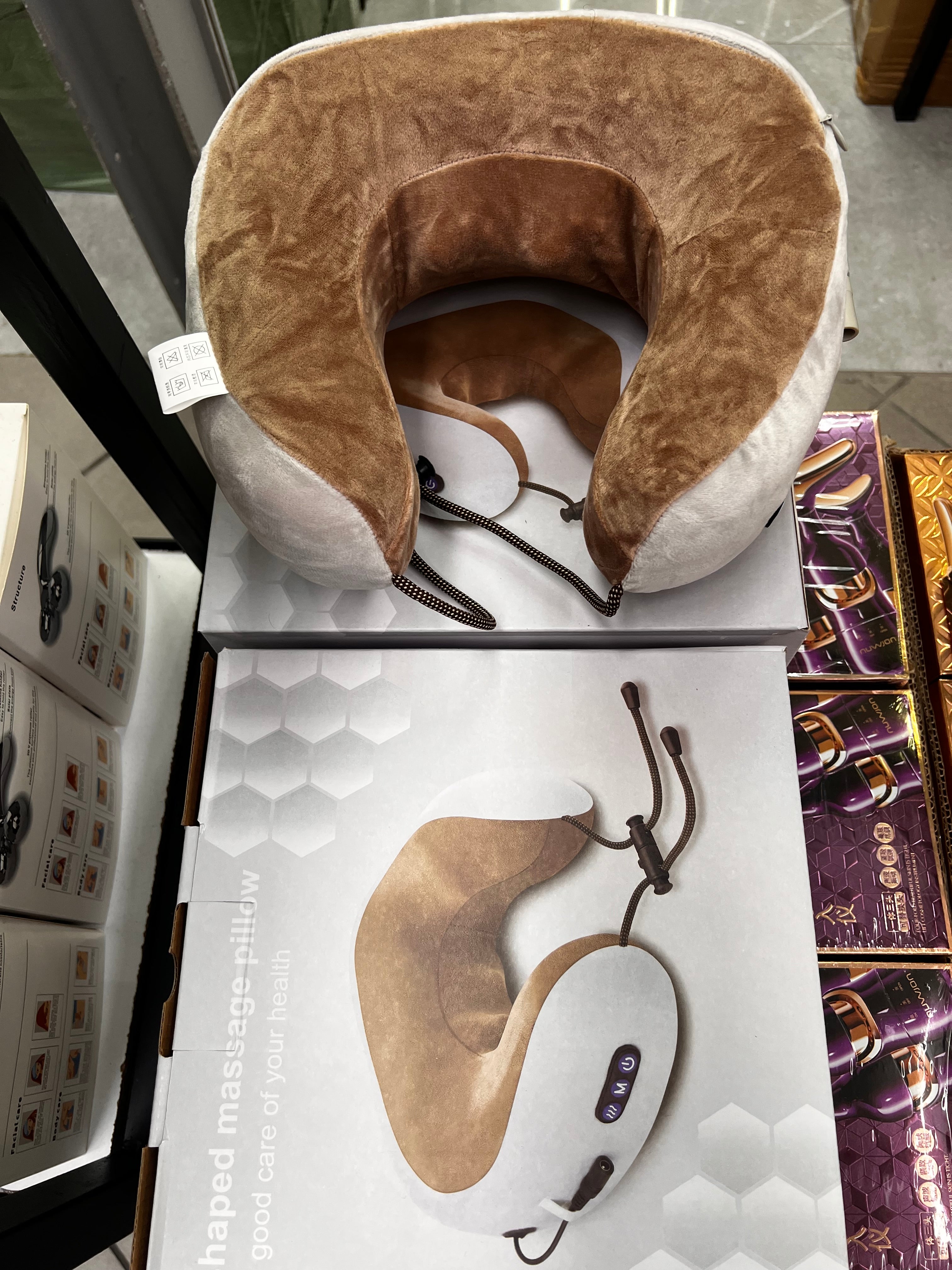 Poduszka podróżna masująca U-shape – elektryczna poduszka na szyję